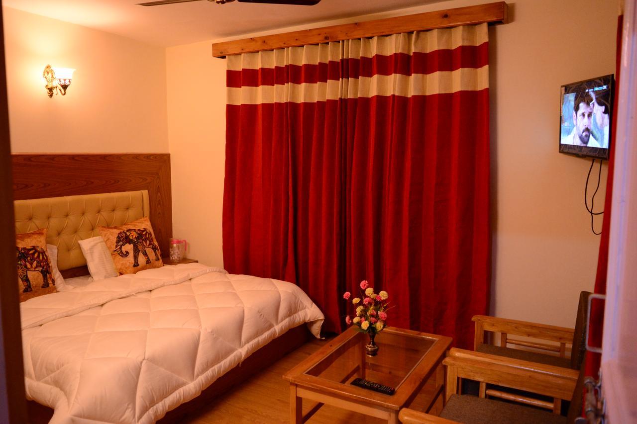 Ambika Bliss Bed and Breakfast Manāli Exteriör bild
