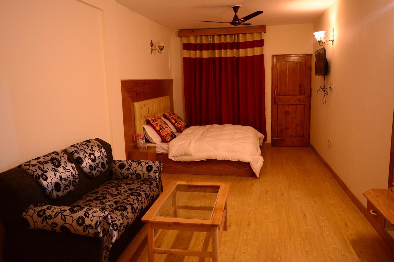 Ambika Bliss Bed and Breakfast Manāli Exteriör bild